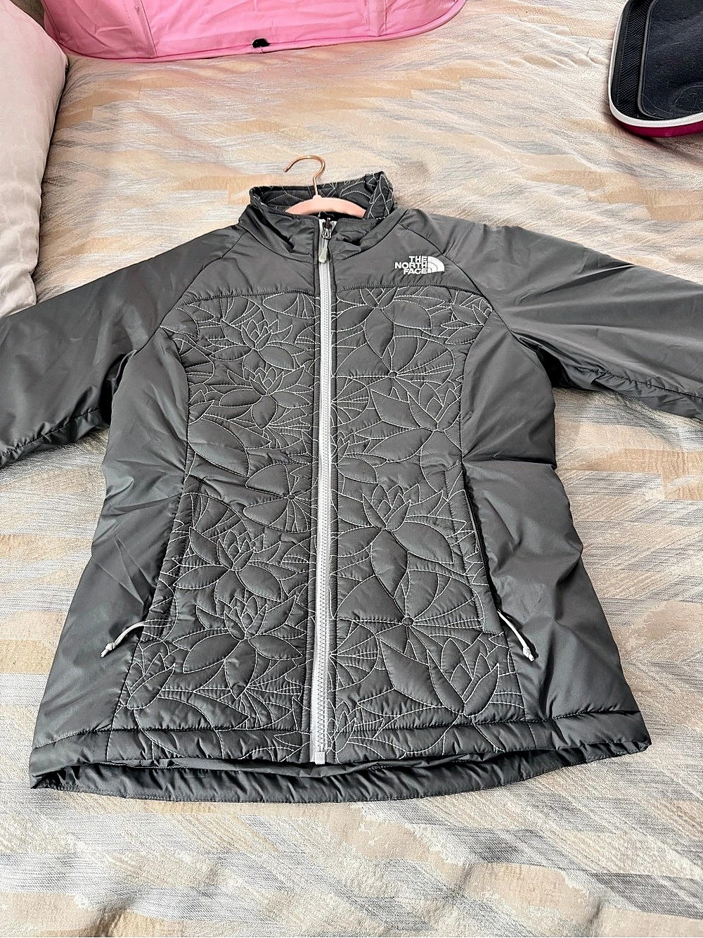 The North Face Quilted Gray Puffer Jacket Like New